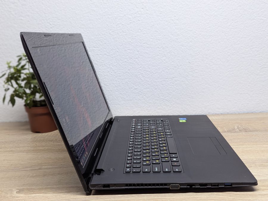 Ноутбук Б/В Lenovo G70-70, Intel Core i5-4210U, DDR3 8 GB, SSD 256GB, NVIDIA GeForce GTX 820M 2Gb, 17.3"