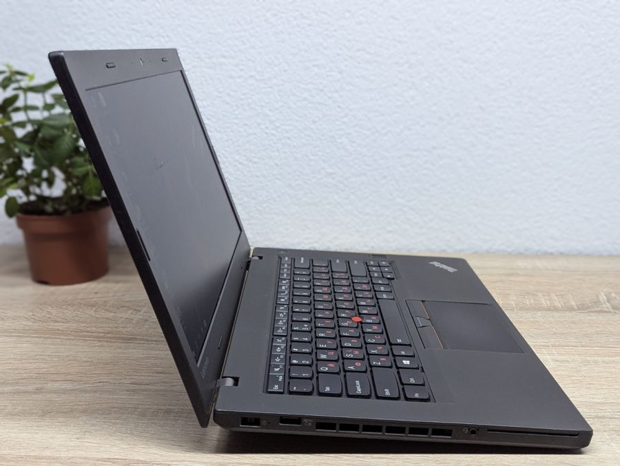 Ноутбук Б/В Lenovo ThinkPad T460P, Intel Core i5-6300HQ, DDR4 8 GB, SSD 128GB, 14" Full HD