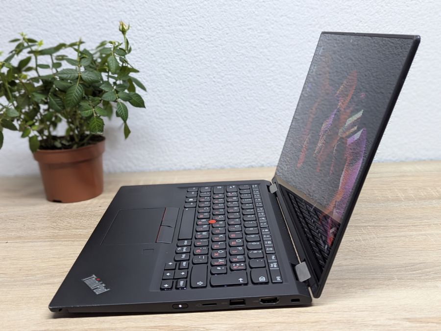 Ноутбук Б/В Lenovo ThinkPad X390 Yoga, Intel Core i7-8565U, DDR3, SSD 256GB, 13" Full HD Сенсор