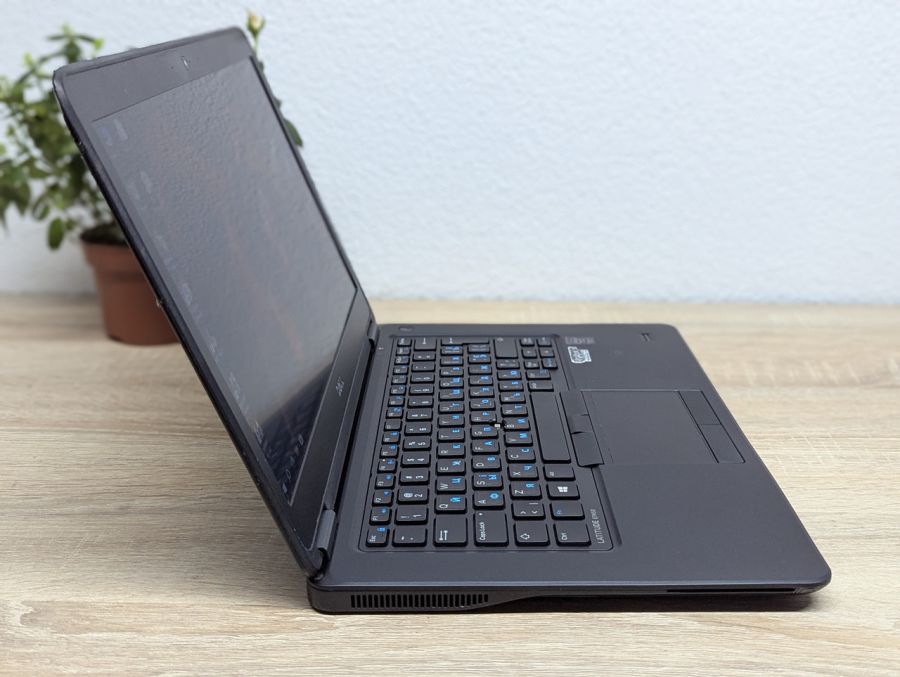 Ноутбук Б/В Dell Latitude E7450, Intel Core i5-5300U, DDR3 8 GB, SSD 128GB, 14" Full HD [ProductHub SKU Dell535]