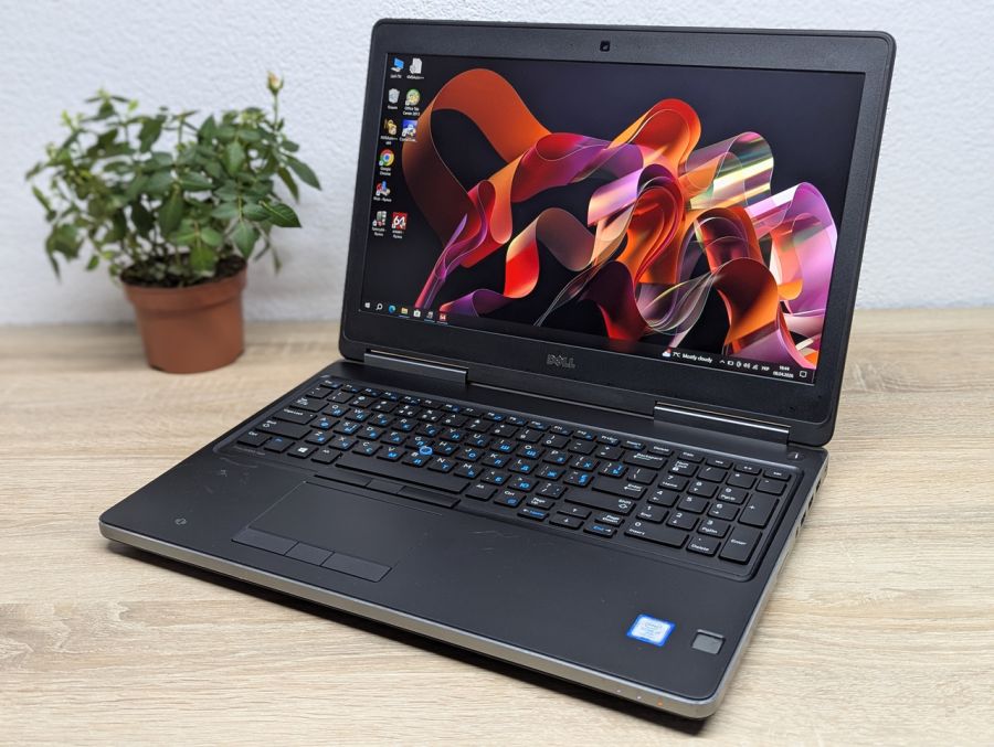 Ноутбук Б/В Dell Precision 7520, Intel Core i7-7820HQ, DDR4 32 GB, SSD 500GB + HDD 1TB, NVIDIA Quadro M2200 4Gb, 15.6" Full HD