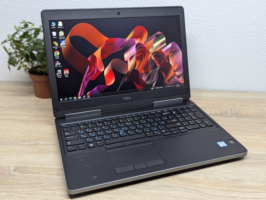 Ноутбук Б/В Dell Precision 7520, Intel Core i7-7820HQ, DDR4 32 GB, SSD 500GB + HDD 1TB, NVIDIA Quadro M2200 4Gb, 15.6" Full HD