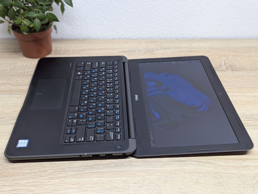 Ноутбук Б/В Dell Latitude 3380, Intel Core i5-7200U, DDR4 8 GB, SSD 128GB, 13.3" HD [ProductHub SKU Dell539]