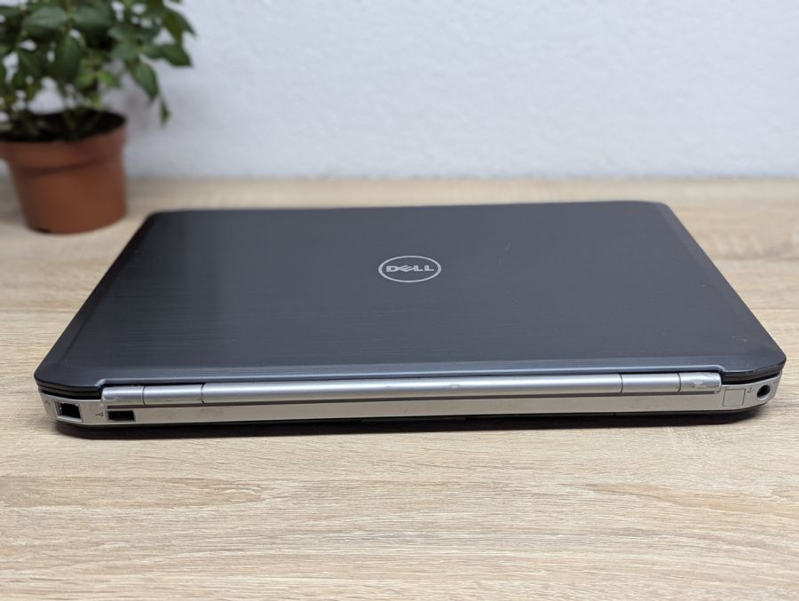 Ноутбук Б/В Dell Latitude E5520, Intel Core i7-2640M, DDR3 8 GB, SSD 128GB, 15.6" Full HD