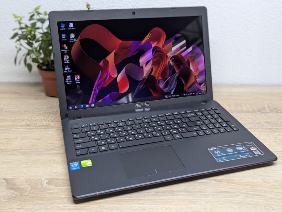 Ноутбук Б/В ASUS F552L, Intel Core i3-4030U, DDR3 8 GB, SSD 128GB, NVIDIA GeForse 820M 1Gb, 15.6"