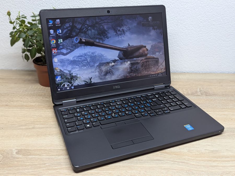 Ноутбук Б/В Dell Latitude E5550, Intel Core i5-5300U, DDR3 8 GB, SSD 128GB, 15.6" HD