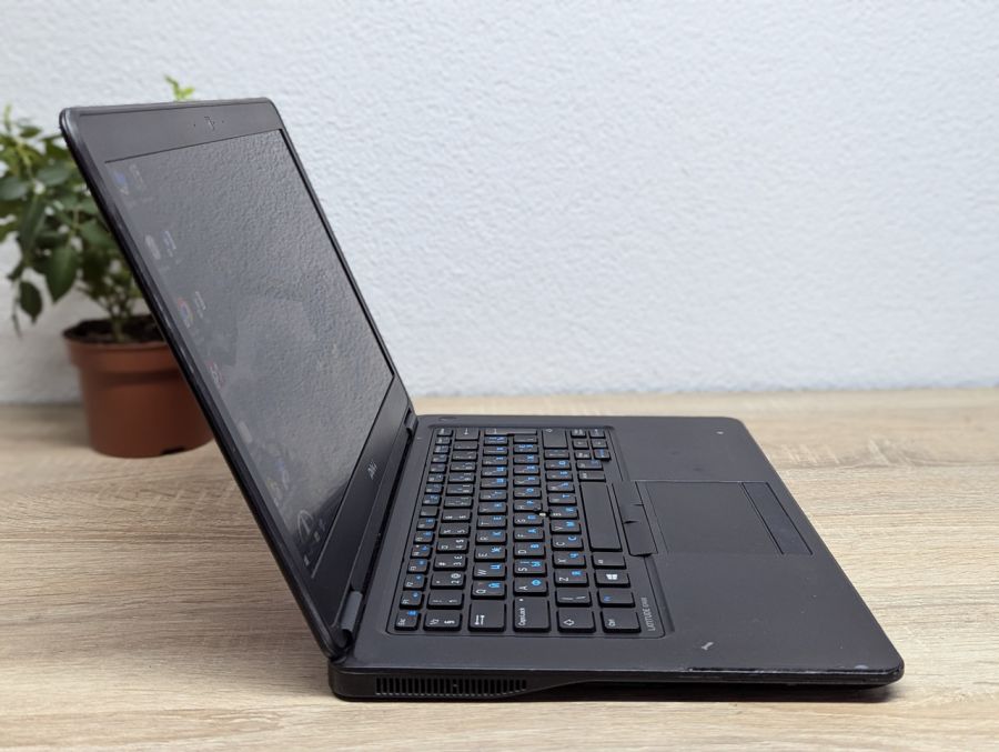 Ноутбук Б/В Dell Latitude E7450, Intel Core i5-5300U, DDR3 8 GB, SSD 128GB, 14" Full HD