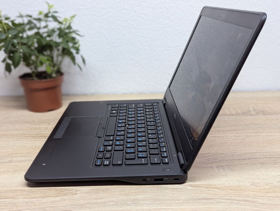 Ноутбук Б/В Dell Latitude E7450, Intel Core i5-5300U, DDR3 8 GB, SSD 128GB, 14" Full HD
