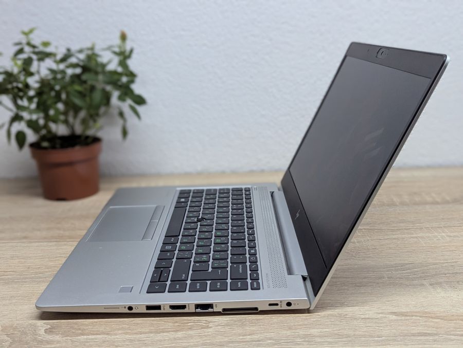 Ноутбук Б/В HP EliteBook 745 G5, AMD Ryzen 7 PRO Mobile 2700U, DDR4 16 GB, SSD 256GB, AMD Radeon Vega, 14" Full HD