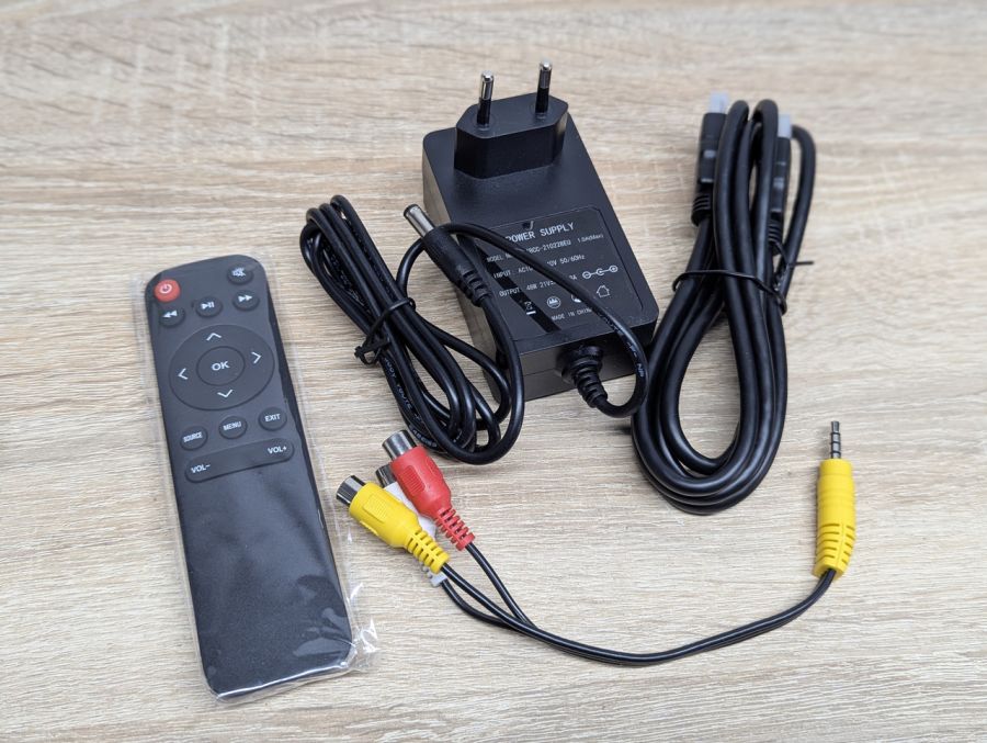 Новий Набір аксесуарів для відеопроектора Giaomar C6 [ProductHub SKU НабірC6(8)]