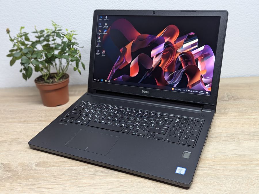 Ноутбук Б/В Dell Latitude 3570, Intel Core i5-6200U, DDR3 8 GB, SSD 128GB, 15.6" HD