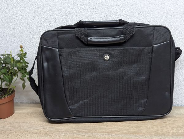 Б/В Сумка для ноутбука HP Essential Top Load Case 15.6 H2W17AA