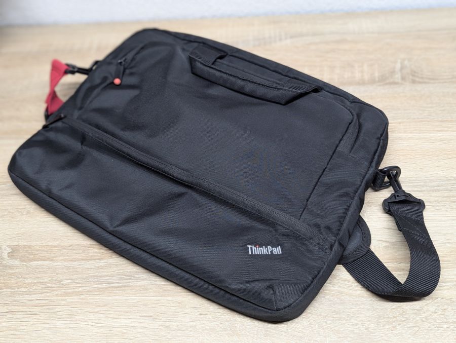 Б/В Cумка для ноутбука Lenovo ThinkPad Essential Topload Case