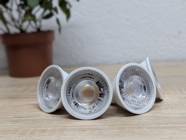 Новий Cвітлодіодні (LED) лампи типу GU10 12V 3000K 4шт