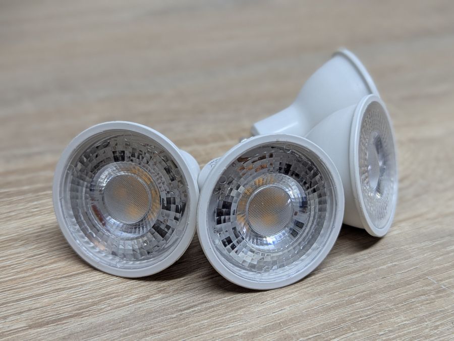 Новий Cвітлодіодні (LED) лампи типу GU10 12V 3000K 4шт