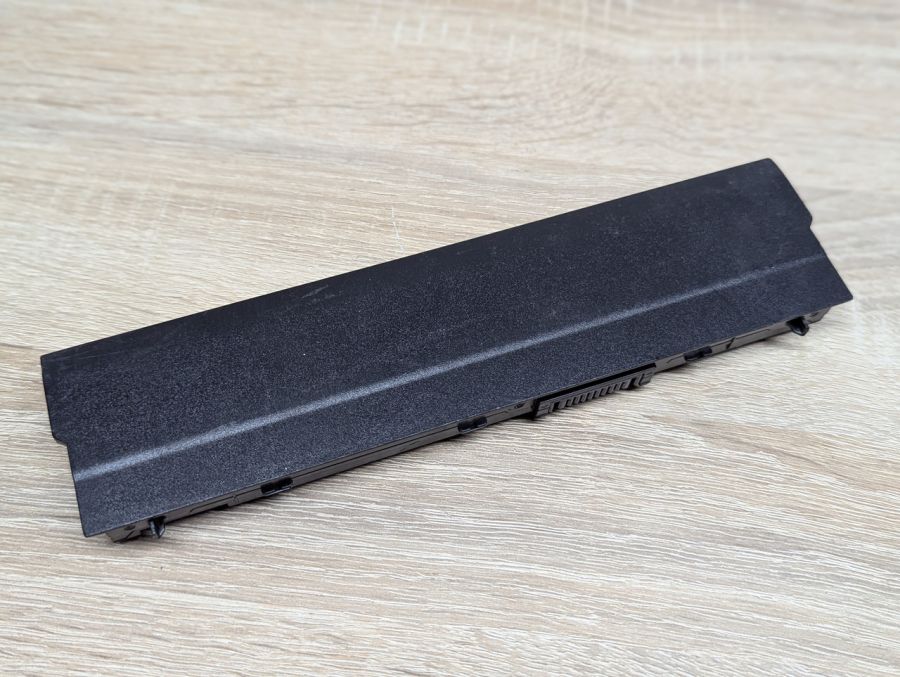 Б/В Оригінальна акумуляторна батарея Dell J79X4