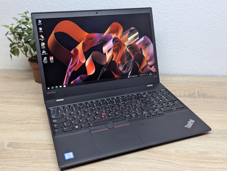 Ноутбук Б/В Lenovo ThinkPad T570, Intel Core i5-7300U, DDR4 8 GB, SSD 256GB, 15.6" Full HD