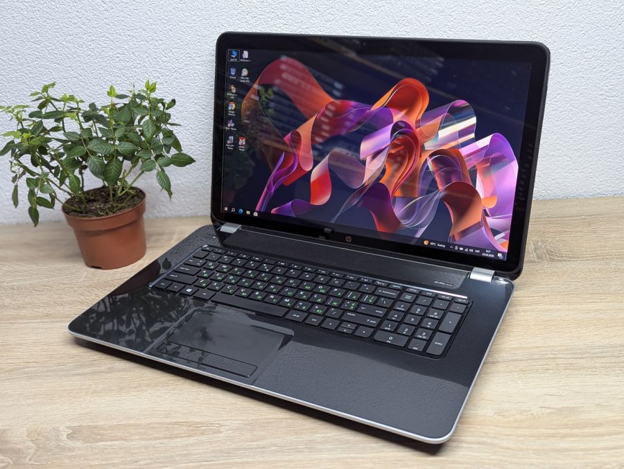 Ноутбук Б/В HP Pavilion 17, AMD A8-4500M, DDR3 8 GB, SSD 128GB, AMD Radeon HD 7640G, 17" HD Сенсор