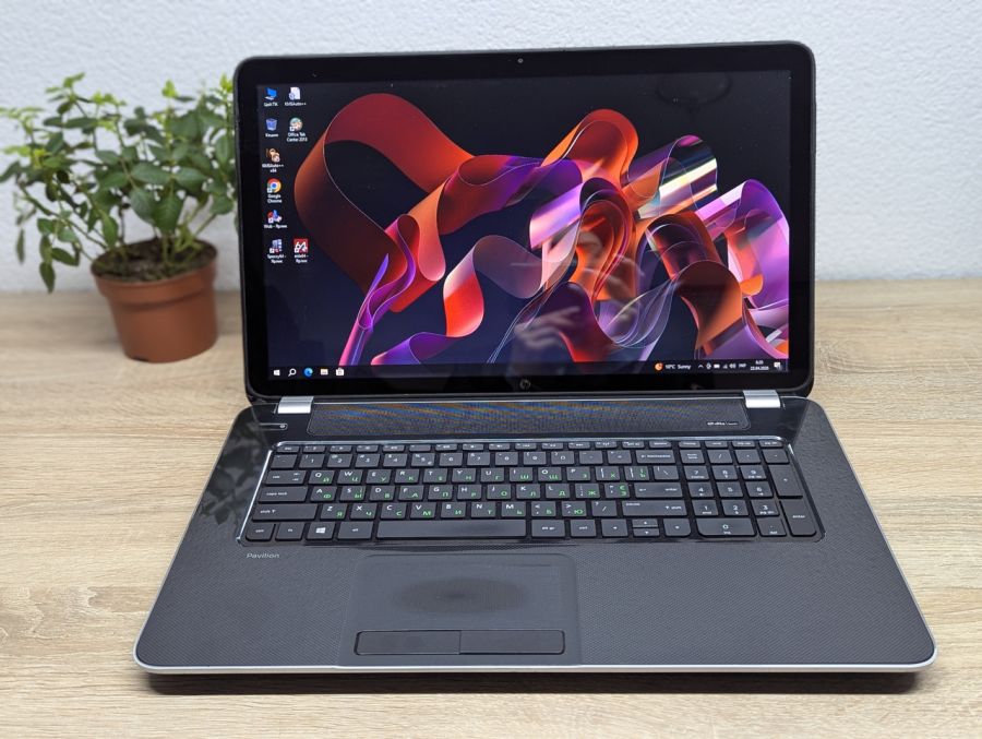 Ноутбук Б/В HP Pavilion 17, AMD A8-4500M, DDR3 8 GB, SSD 128GB, AMD Radeon HD 7640G, 17" HD Сенсор