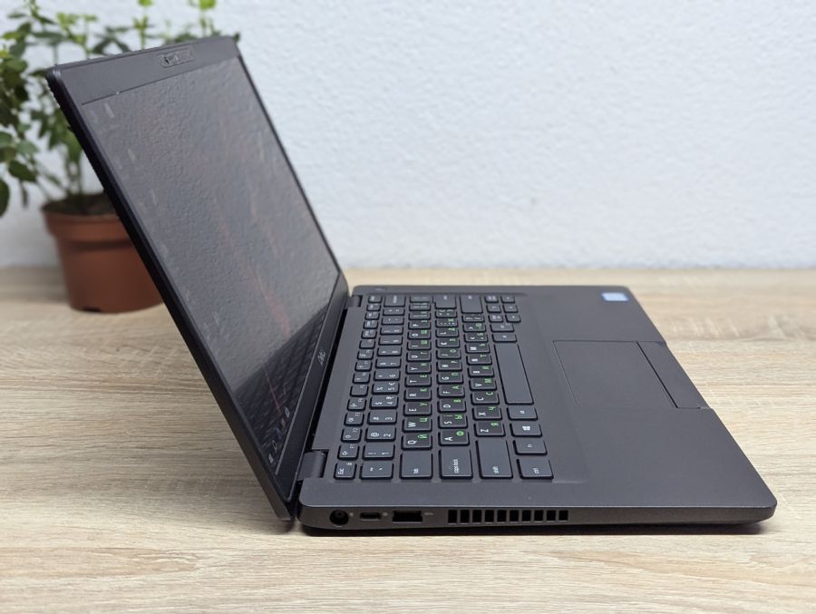 Ноутбук Б/В Dell Latitude 5400, Intel Core i5-8265U, DDR4 16 GB, SSD 256GB, 14" Full HD Сенсор