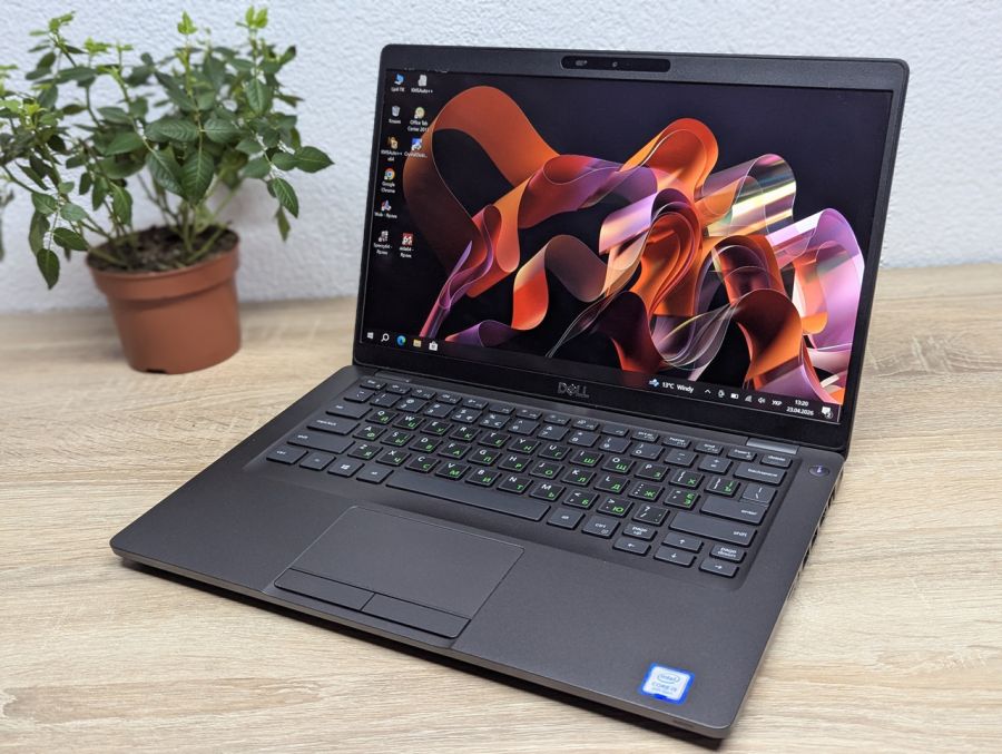 Ноутбук Б/В Dell Latitude 5400, Intel Core i5-8265U, DDR4 16 GB, SSD 256GB, 14" Full HD Сенсор