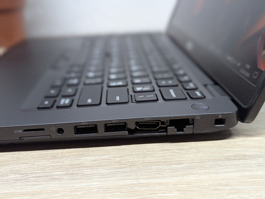 Ноутбук Б/В Dell Latitude 5401, Intel Core i5-9400H, DDR4 16 GB, SSD 256GB, 14" Full HD