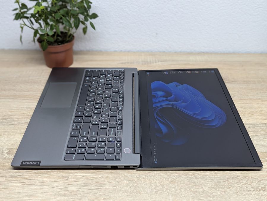 Ноутбук Б/В Lenovo ThinkBook 15-IML, Intel Core i5-10210U, DDR4 16 GB, SSD 256GB, 15" Full HD