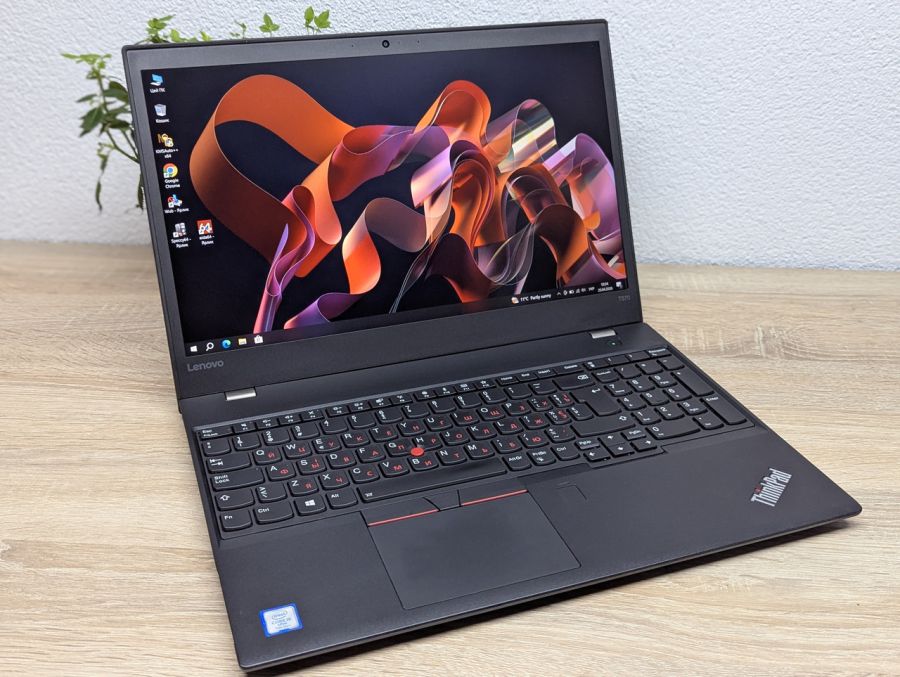 Ноутбук Б/В Lenovo ThinkPad T570, Intel Core i5-7300U, DDR4 8 GB, SSD 256GB, 15.6" Full HD