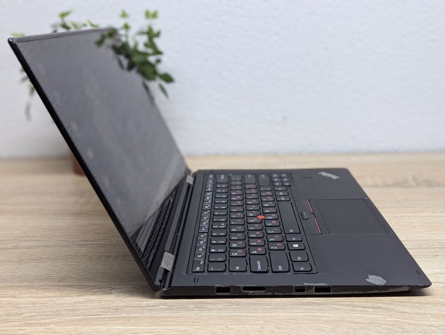 Ноутбук Б/В Lenovo X1 Yoga, Intel Core i7-6500U, DDR3 8 GB, SSD 256GB, 14" Full HD Сенсор