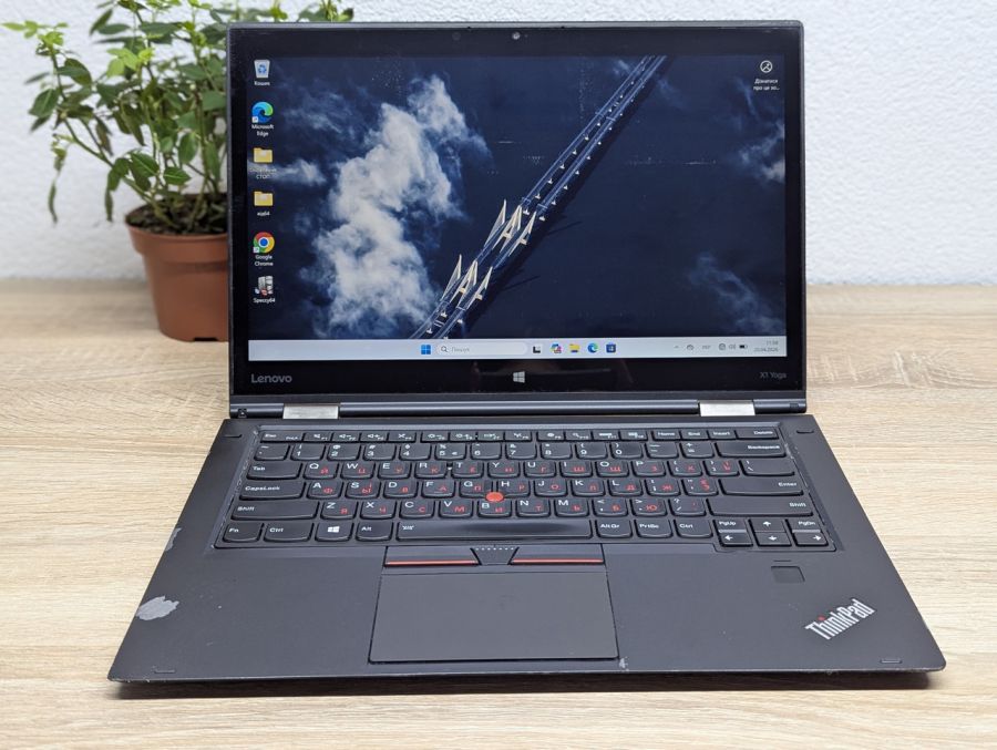 Ноутбук Б/В Lenovo X1 Yoga, Intel Core i7-6500U, DDR3 8 GB, SSD 256GB, 14" Full HD Сенсор