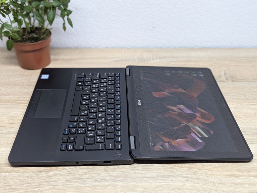 Ноутбук Б/В Dell Latitude E7270, Intel Core i5-6300U, DDR4 8 GB, SSD 128GB, 12" Full HD Сенсор