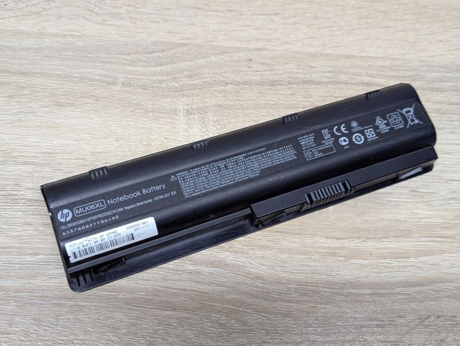 Б/В Оригінальна акумуляторна батарея HP MU06XL