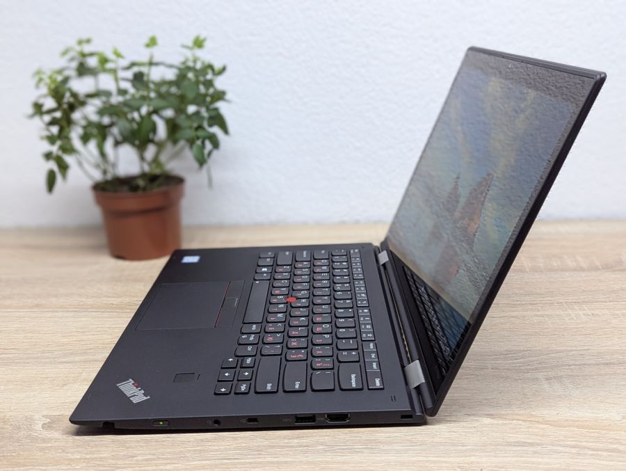 Ноутбук Б/В Lenovo X1 Yoga, Intel Core i5-7200U, DDR3, SSD 256GB, 14" Full HD Сенсор [ProductHub SKU L570]