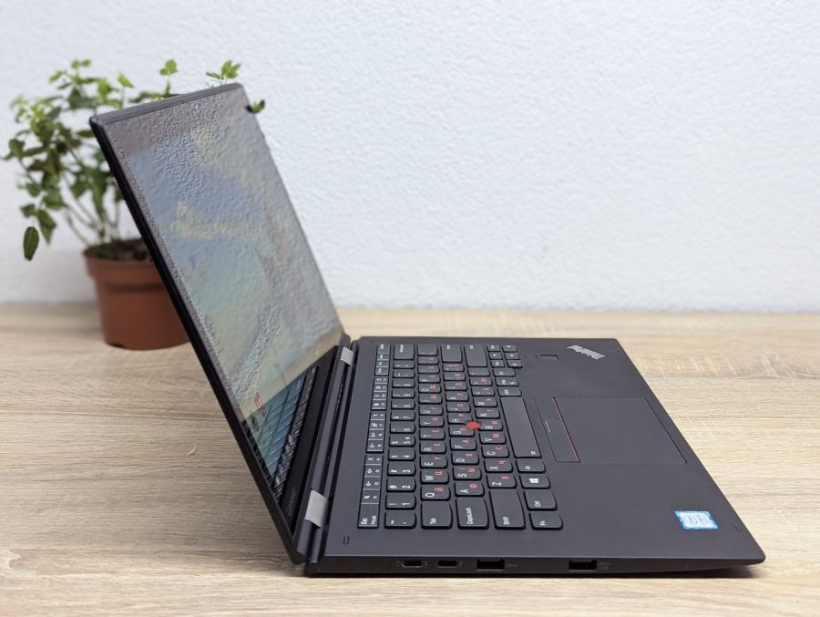 Ноутбук Б/В Lenovo X1 Yoga, Intel Core i5-7200U, DDR3, SSD 256GB, 14" Full HD Сенсор [ProductHub SKU L570]