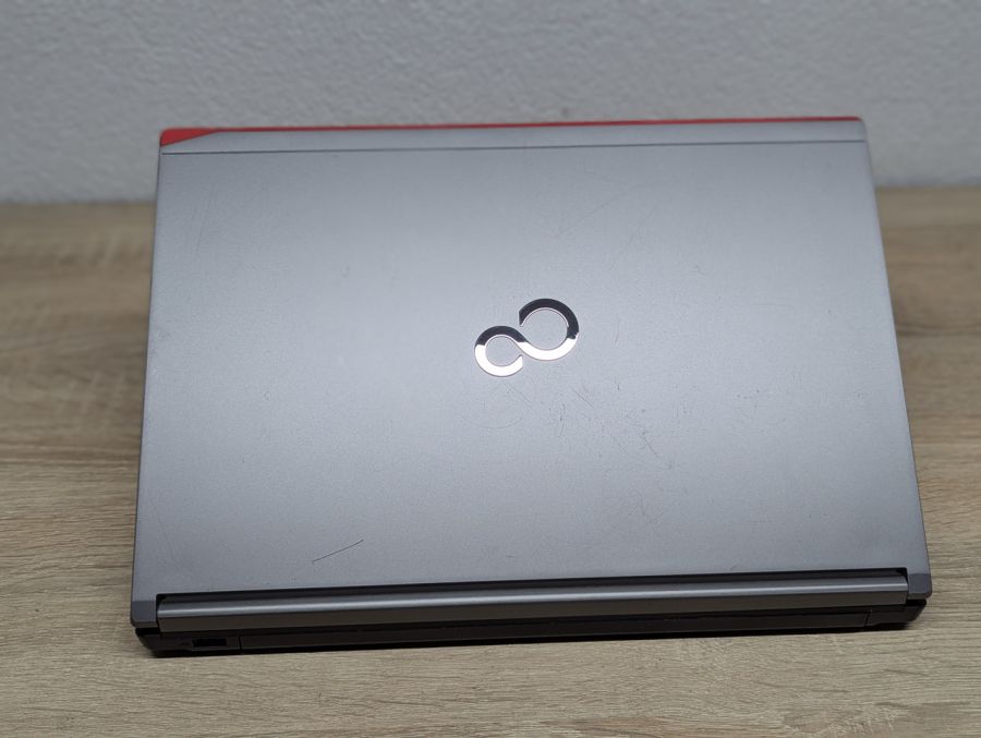 Ноутбук Б/В Fujitsu LifeBook E746, Intel Core i5-6200U, DDR4 8 GB, SSD 128GB, 14" Full HD