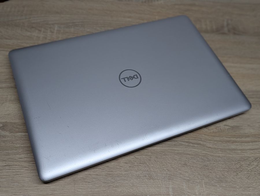 Ноутбук Б/В Dell Inspiron 5770, Intel Core i5-8250U, DDR4 16 GB, SSD 256GB, 17" Full HD