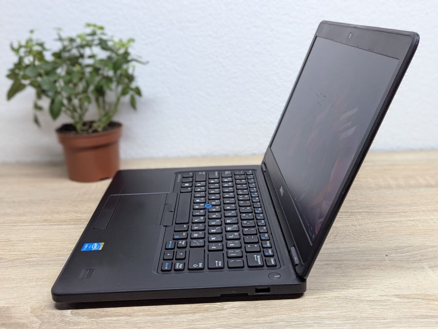 Ноутбук Б/В Dell Latitude E5450, Intel Core i3-5010U, DDR3 8 GB, SSD 128GB, 14" HD