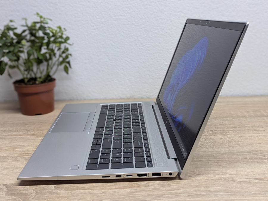 Ноутбук Б/В HP EliteBook 855 G8, AMD Ryzen 3 PRO 5450U, DDR4 16 GB, SSD 256GB, AMD Radeon 512Mb, 15.6" Full HD