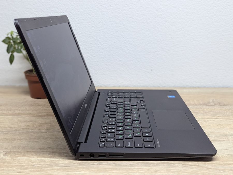Ноутбук Б/В Dell Latitude 3550, Intel Core i5-5200U, DDR3 8 GB, SSD 120GB, 15.6" HD