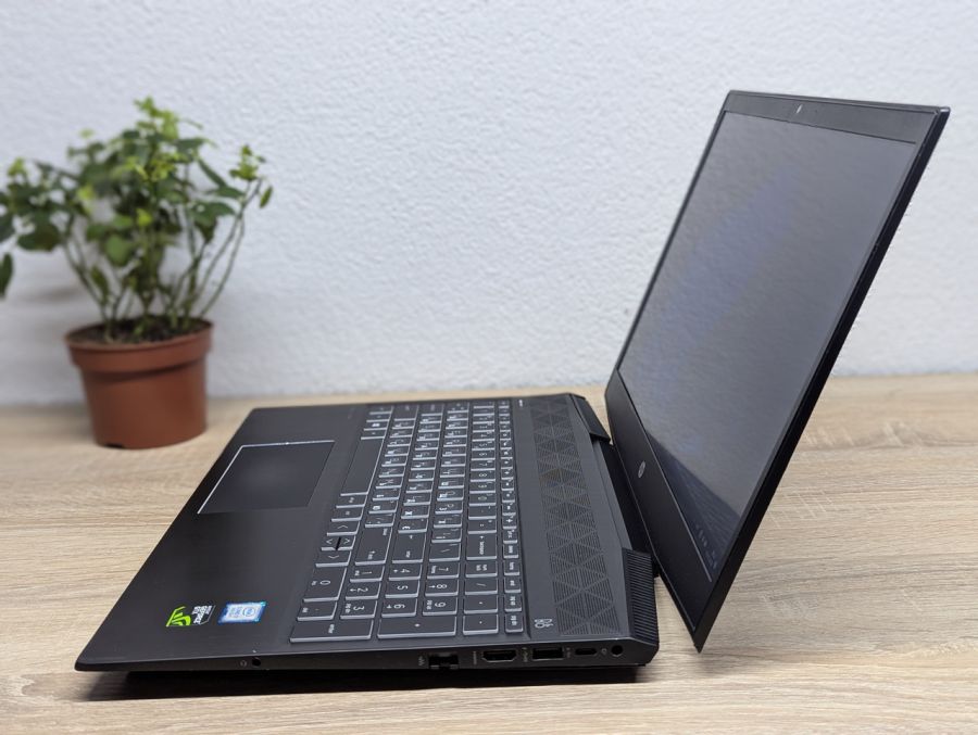 Ноутбук Б/В HP Pavilion Gaming Laptop 15, Intel Core i7-8750H, DDR4 32 GB, SSD 512GB, 15.6" Full HD
