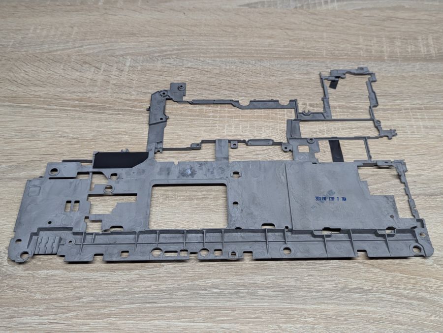 Б/В Середня частина корпусу,каркас для ноутбука HP 850 G3 821186-001