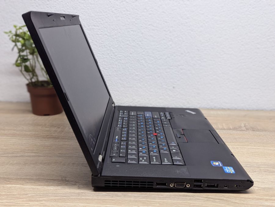 Ноутбук Б/В Lenovo ThinkPad T520I, Intel Core i3-2310M, DDR3, SSD 128GB, 15.6" HD