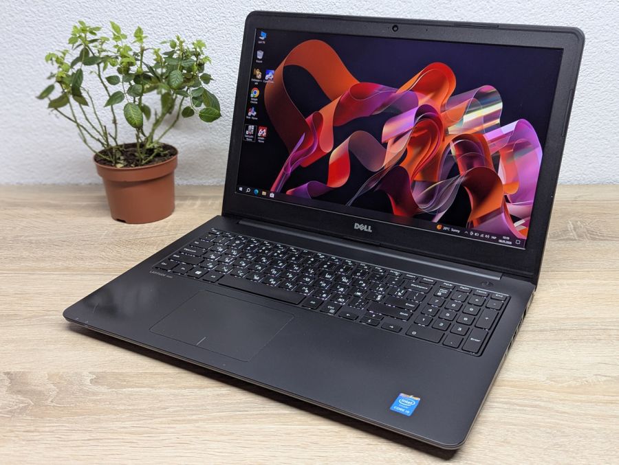 Ноутбук Б/В Dell Latitude 3550, Intel Core i5-5200U, DDR3 8 GB, SSD 256GB, NVIDIA GeForce 830M 2Gb, 15.6" Full HD