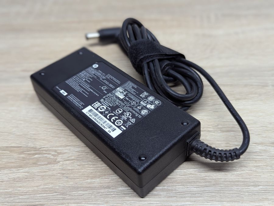 Б/В Б\В Блок живлення HP 90W 7.4x5.0 кутовий