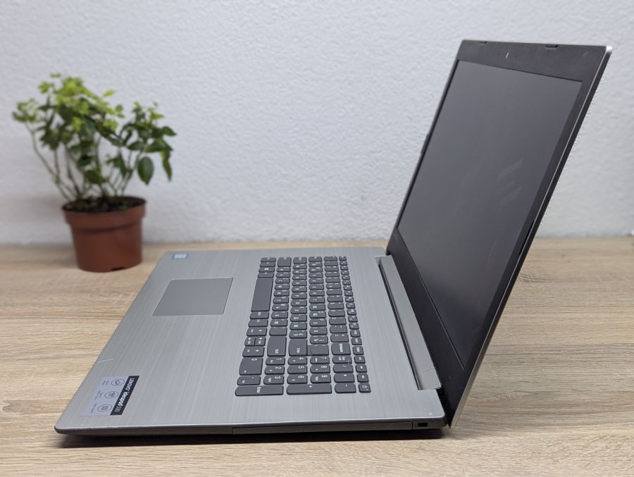 Ноутбук Б/В Lenovo IdeaPad 330-17IKB, Intel Core i3-8130U, DDR4 8 GB, SSD 128GB + 1 TB, 17" UHD
