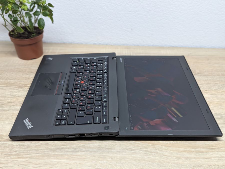 Ноутбук Б/В Lenovo ThinkPad T450, Intel Core i5-5300U, DDR3 8 GB, SSD 128GB, 14" HD