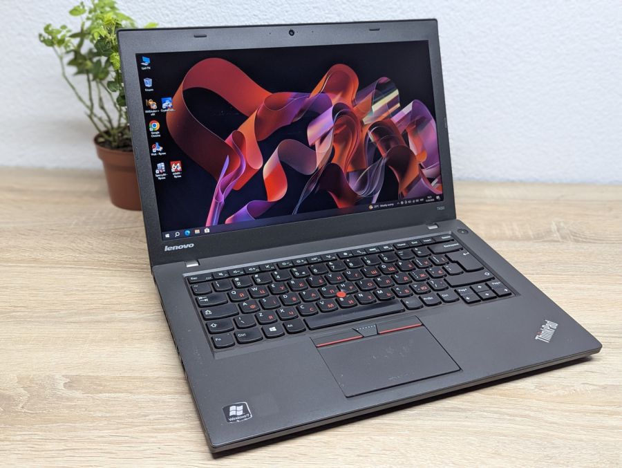 Ноутбук Б/В Lenovo ThinkPad T450, Intel Core i5-5300U, DDR3 8 GB, SSD 128GB, 14" HD