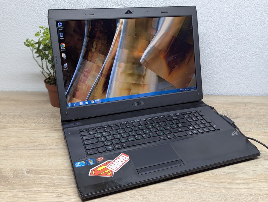 Ноутбук Б/В ASUS J73J, Intel Core i7-720QM, DDR3 6 GB, SSD 256GB + SSD 500GB, AMD Radeon HD 5800 1Gb, 17.3" HD [ProductHub SKU Asus171]