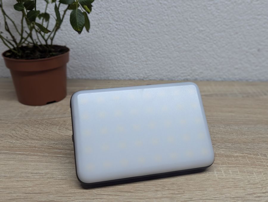Новий Кемпінговий LED-ліхтар Eventek з функцією Power Bank 20 000 мАг