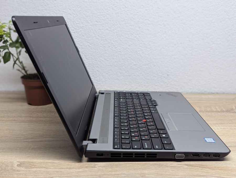 Ноутбук Б/В Lenovo ThinkPad E570, Intel Core i3-7100U, DDR4 8 GB, SSD 128GB, 15.6" Full HD